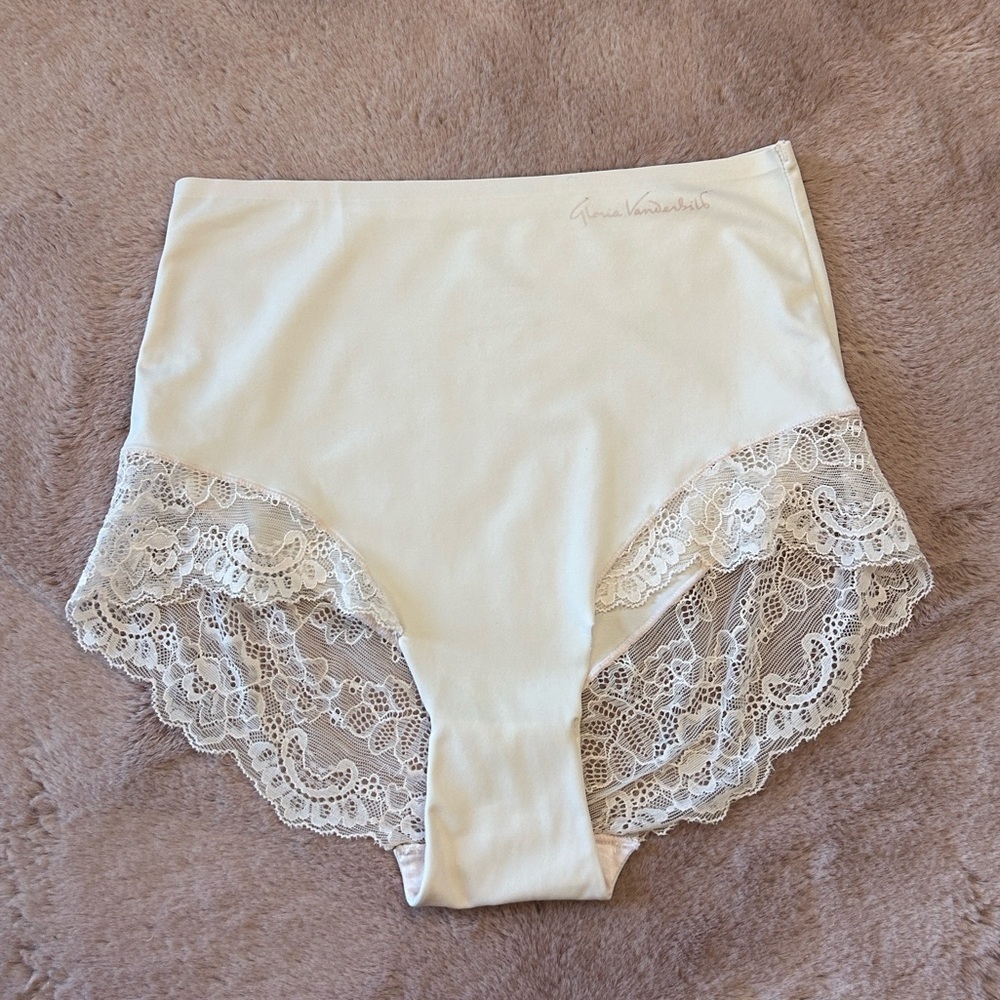 Gloria Vanderbilt High Waisted Lace Panty